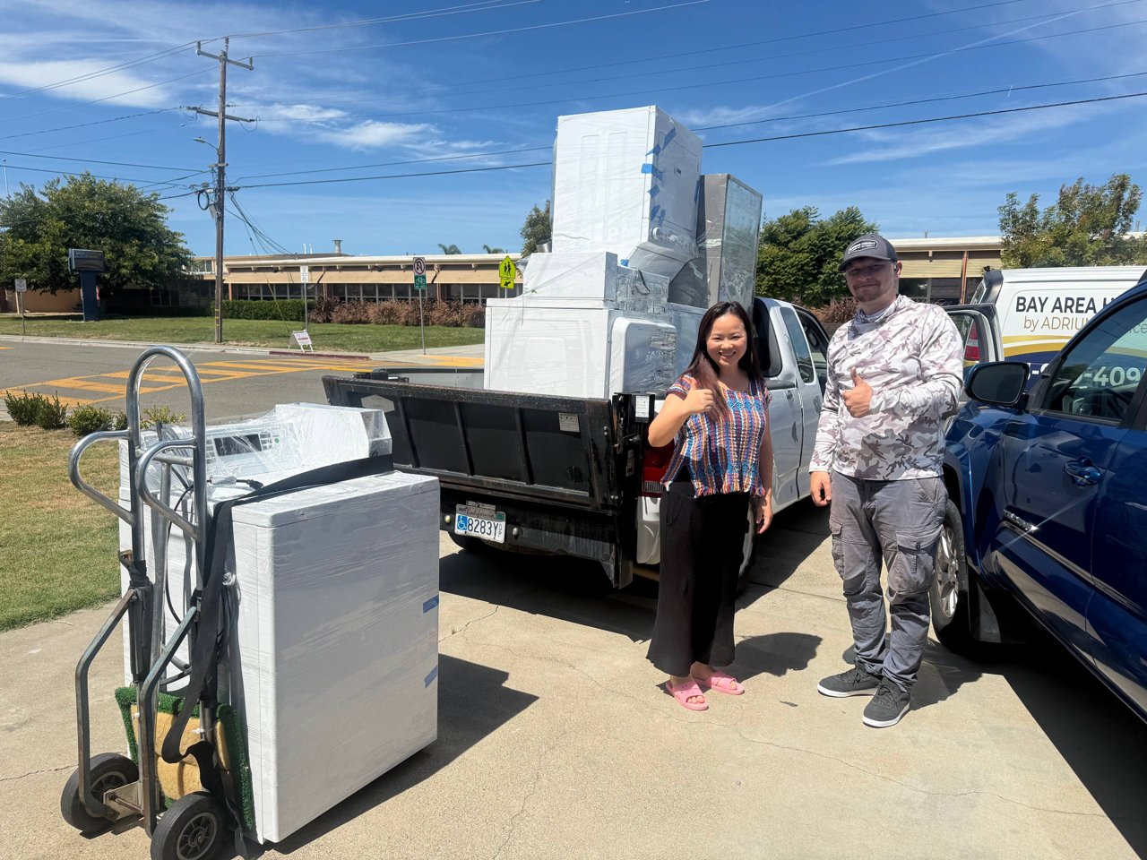 A truck bed full of appliances from San Lorenzo